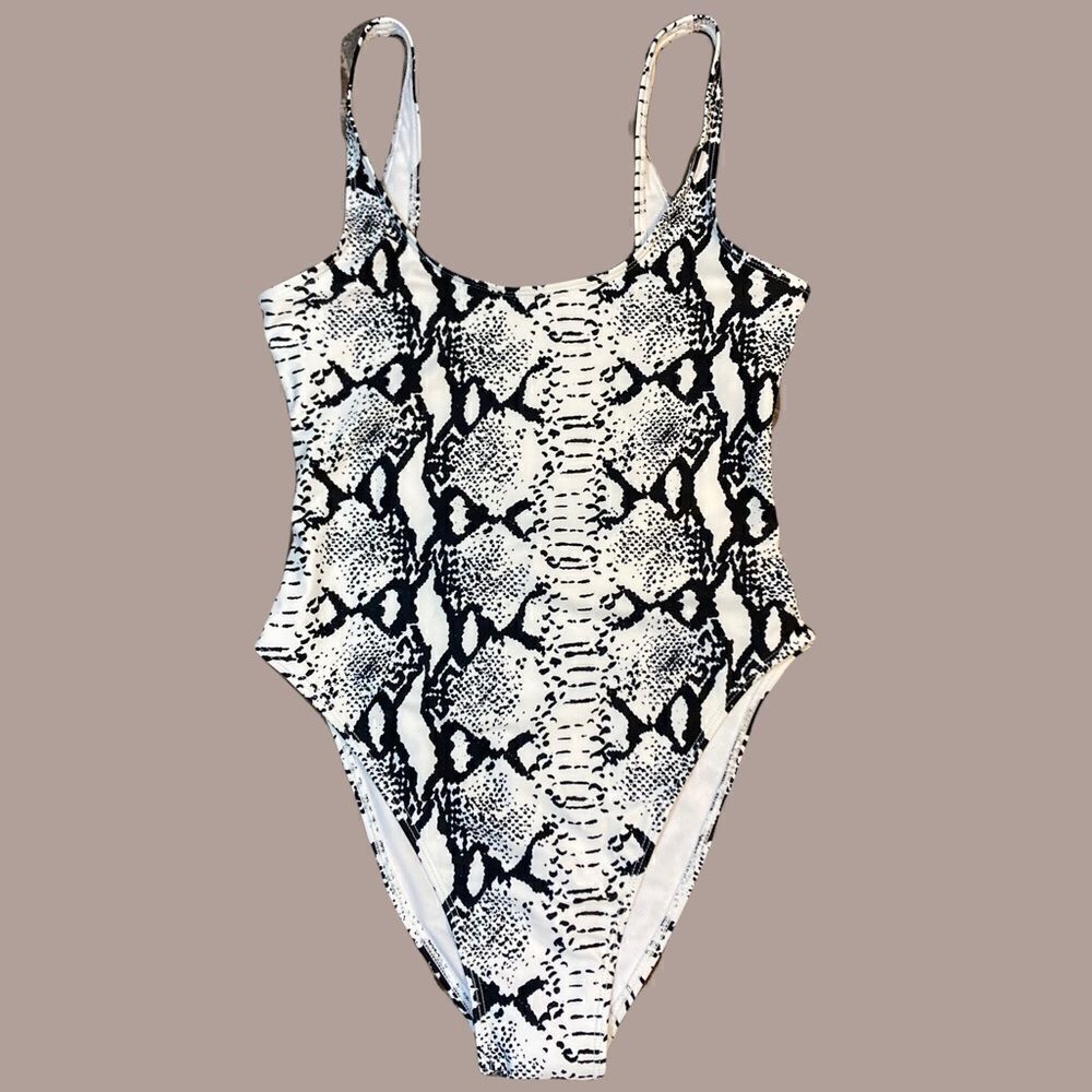 NWT Black & White Snake Print Swimsuit